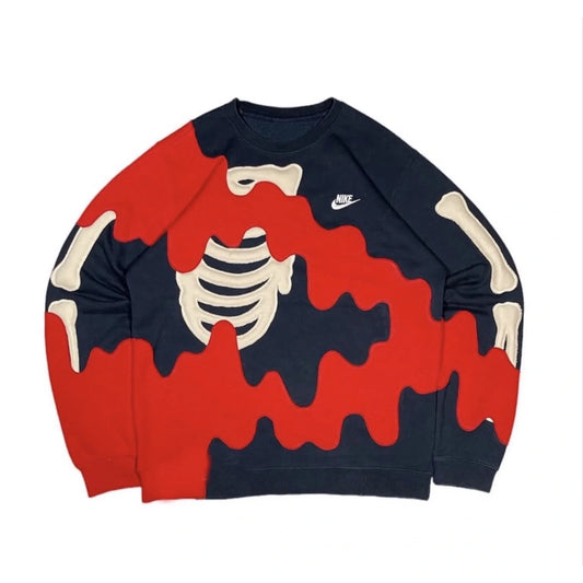 Hoodie Bones Lava Roja con diseño gráfico frontal