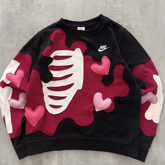 Sudadera Corazones Rojos Fearless con gráfico streetwear en hoodie unisex